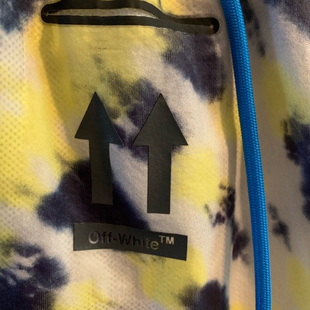 NIKE X OFF-WHITE Women’s NRG Shorts - Picture 3 of 4